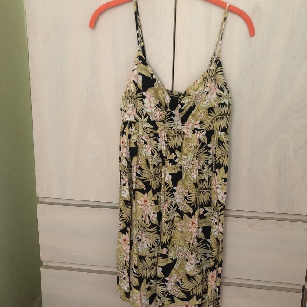 Summer Sale! Beautiful New Volcom Black Floral Palm  Spaghetti Strap Dress